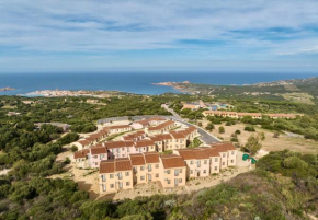 Residence with swimming-pool in Isola Rossa, just about 2 km from the beach La Marinedda Isola Rossa